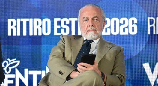 De Laurentiis: "Sarà un Napoli forte e competitivo: cosa chiedo al nuovo allenatore. Ho rifiutato alcuni miliardi per cedere il club"