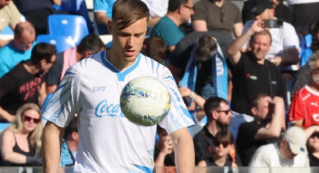 Il Napoli blinda Sam Beukema: il difensore olandese resta in azzurro