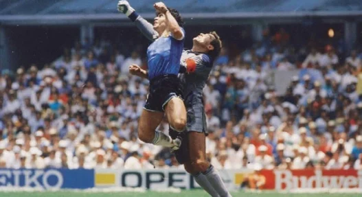 Shilton: "Non ho mai perdonato Maradona per la Mano di Dio. Ci offrirono migliaia di euro per rivederci: rifiutammo entrambi"