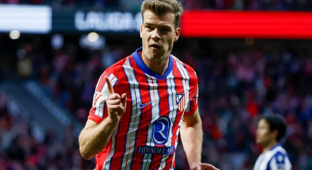 Gazzetta - Il Napoli su Sorloth: contatti avviati con l'Atletico Madrid. Gli azzurri vogliono beffare la Juve