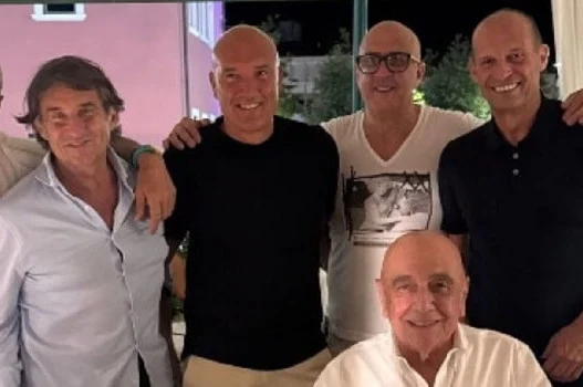 "Max, ma quando firmi con il Napoli?". Siparietto tra Allegri, Spalletti e Galliani a cena: cosa filtra sugli azzurri