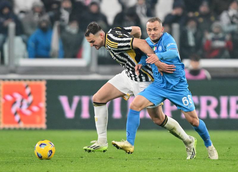 Napoli, suggestione scambio con la Juventus per Lobotka