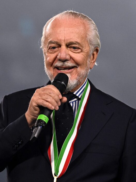 De Laurentiis: “Dal 2017 a oggi ho ricevuto svariati interessamenti per il Napoli e ho rifiutato alcuni miliardi, la nostra squadra resterà dove merita”