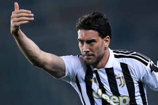 Vlahovic, il Napoli punta all'ingaggio per accontentare Allegri