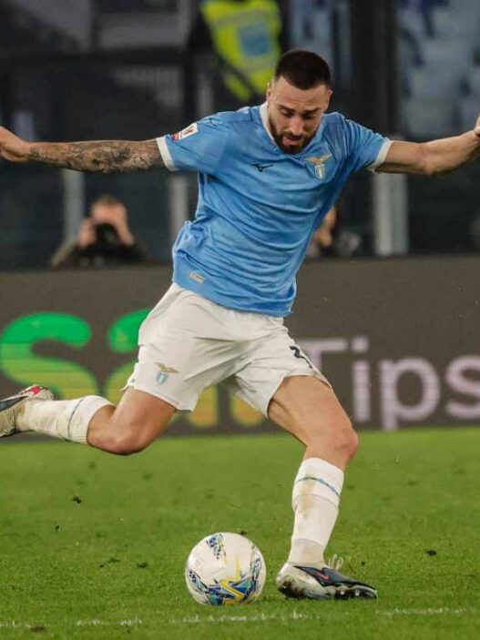 Mario Gila ha scelto il Napoli, rifiutata la Premier League: resta la distanza con la Lazio