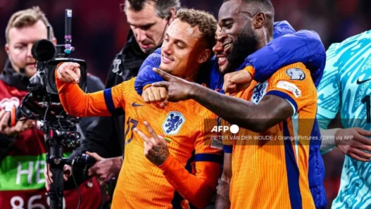 Napoli, il Monza su Ngonge. Duello Ajax-Galatasaray per Lang