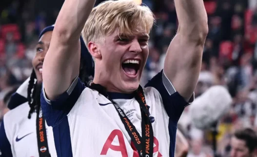 Napoli su Bergvall, ma il Tottenham chiede cifre folli. Rabiot, un caso