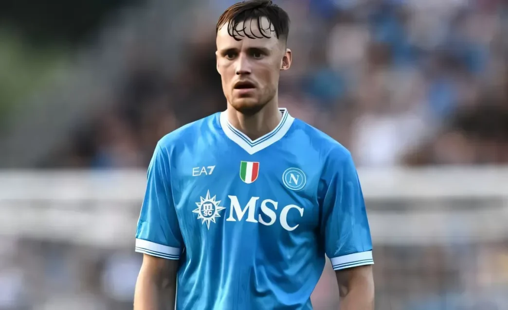 Napoli, Beukema resta: Manna punta Gila, Allegri valuta la difesa a tre