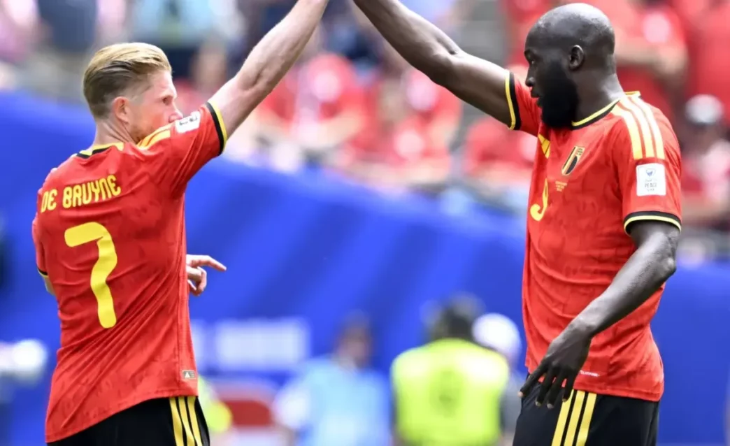 De Bruyne e Lukaku: 18 milioni di ingaggio, il Napoli valuta le mosse