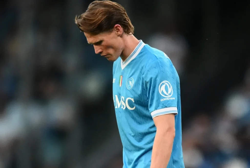 McTominay, il rientro post-operatorio è complesso: stop agli allenamenti con la squadra