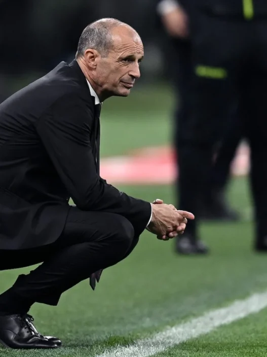 Napoli, l'arrivo di Allegri celebrato al San Carlo con 600 ospiti