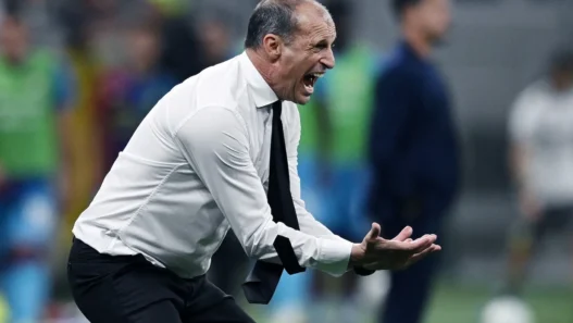 Allegri furioso nello spogliatoio del Napoli: pugni e parole pesanti