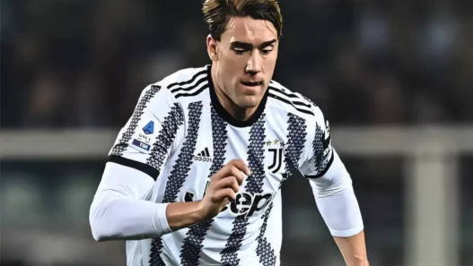 Vlahovic: l'offerta più alta arriva dal Besiktas di Italiano. Il nodo è il bonus alla firma