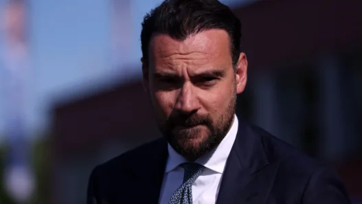 Buongiorno out, il Napoli ha chiesto al Chelsea il prestito di Badiashile. E poi c’è il pericolo Gatti