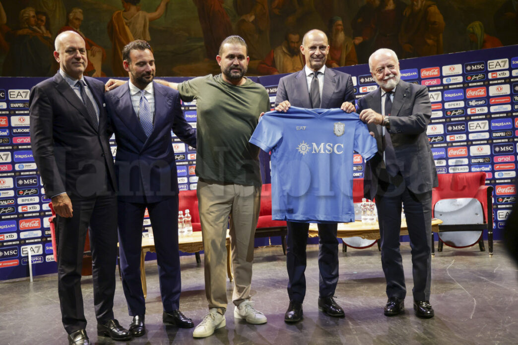 Napoli, cambio di strategia: la presentazione di Allegri segna una nuova era