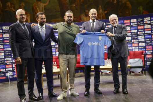 Napoli, cambio di strategia: la presentazione di Allegri segna una nuova era