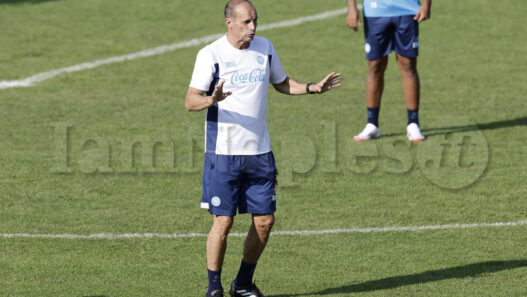 RILEGGI LIVE – Dimaro, day 10: allenamento mattutino del Napoli