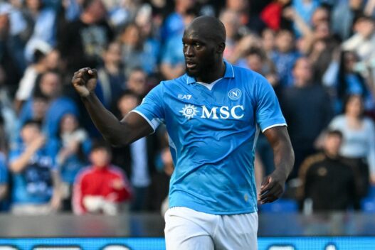 Il Napoli valuta la cessione di Romelu Lukaku per una cifra di circa 15 milioni di euro.