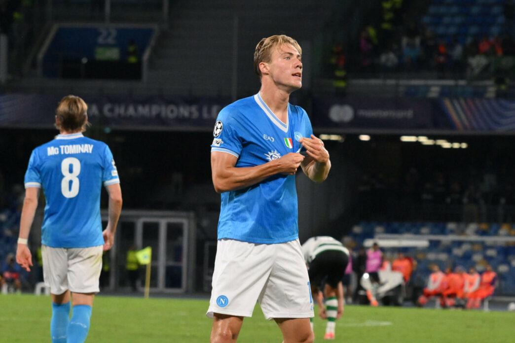 E se la nuova coppia d'attacco del Napoli fosse Giovane-Hojlund?