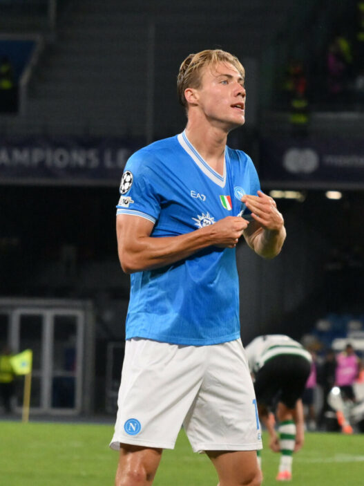 E se la nuova coppia d'attacco del Napoli fosse Giovane-Hojlund?