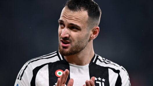 Napoli, duello Gatti-Badiashile per la difesa: Allegri spinge per il bianconero