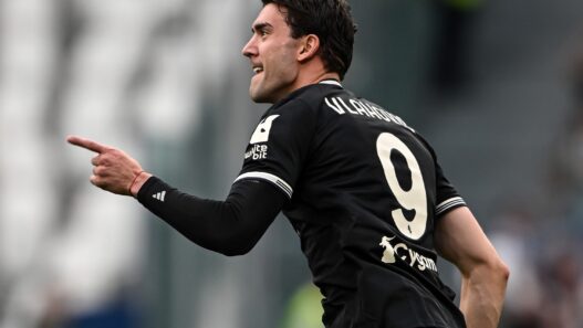 Napoli, mirino su Vlahovic. Contatto con Manna