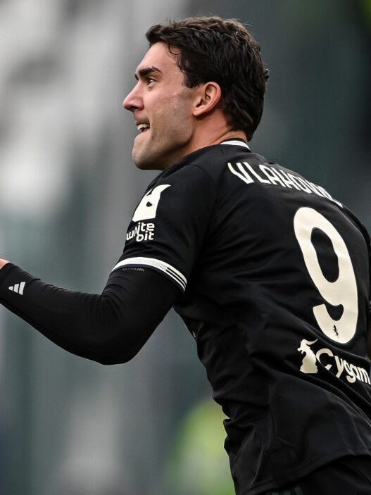Napoli, mirino su Vlahovic. Contatto con Manna