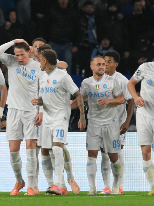Napoli, De Laurentiis punta sulla continuità: due rinnovi in vista