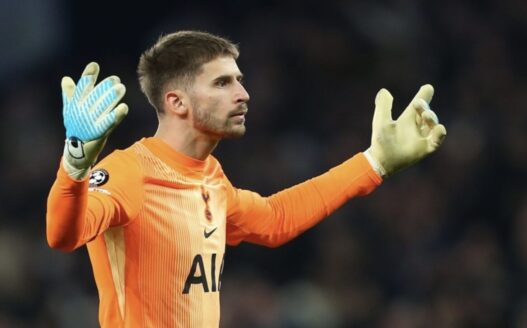 Il futuro di Vanja Milinkovic-Savic al Napoli resta incerto mentre prende forma l'ipotesi di uno scambio con il Tottenham per Guglielmo Vicario.