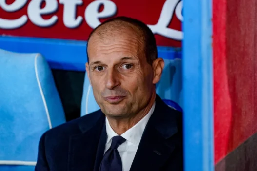 Toh, Allegri gioca col 4-3-3 (numeri vuoti, come ha detto Conte). Cade un altro tabù