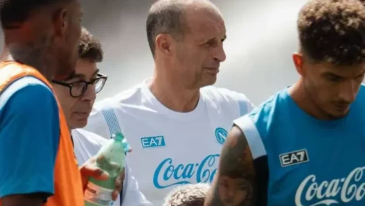 Napoli, Allegri studia il 3-4-2-1 con Favasuli: ma prima c'è la Fiorentina