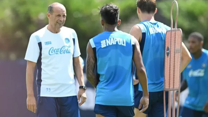 Napoli, prove tattiche a Castel Volturno in vista dell'Inter