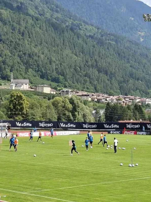 Napoli, seduta mattutina quarto giorno a Dimaro: ci sono Politano e Vergara