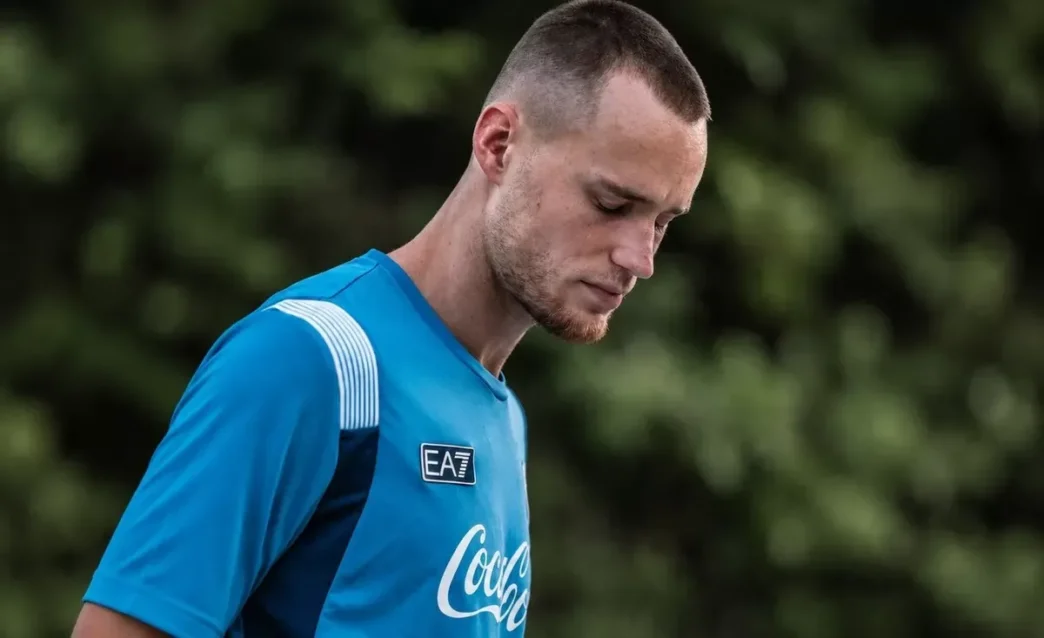 Beukema fuori ancora per molto: può saltare Genoa-Napoli? Occhio al mercato