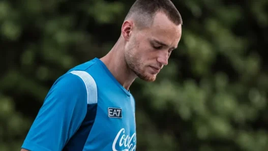 Beukema fuori ancora per molto: può saltare Genoa-Napoli? Occhio al mercato