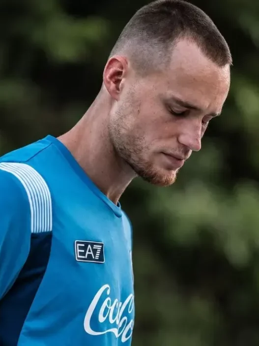 Beukema fuori ancora per molto: può saltare Genoa-Napoli? Occhio al mercato