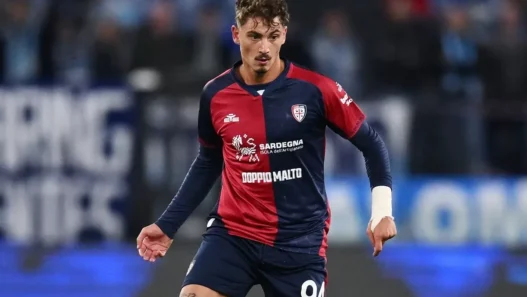 Esposito lascia il Cagliari: scambio di prestiti col Sassuolo
