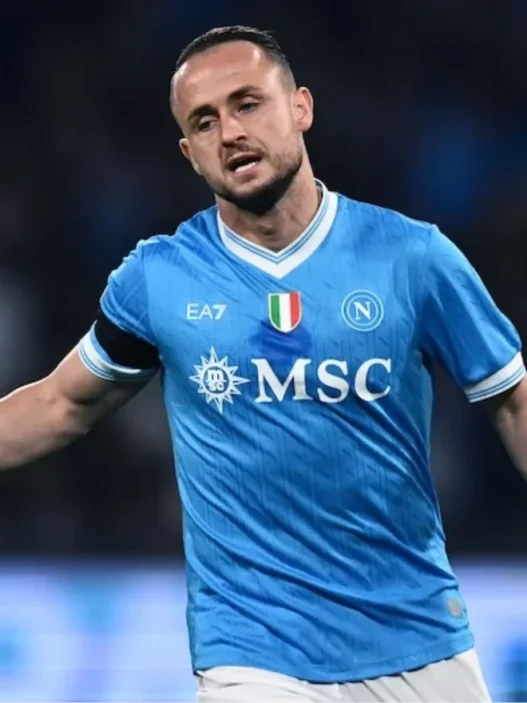 Intrecci di mercato in difesa: Napoli, Juve e Milan si scambiano obiettivi
