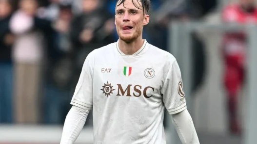 Il Napoli quest’anno comunica gli infortuni, basta misteri: bollettino medico con Beukema, Neres e Gilmour