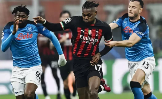 Milan valuta Leao 65-70 milioni: i tifosi del Napoli reagiscono