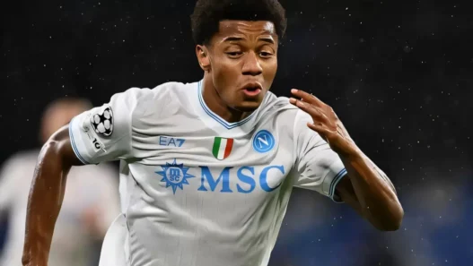 Neres, futuro incerto: il Napoli valuta offerte da 15 milioni