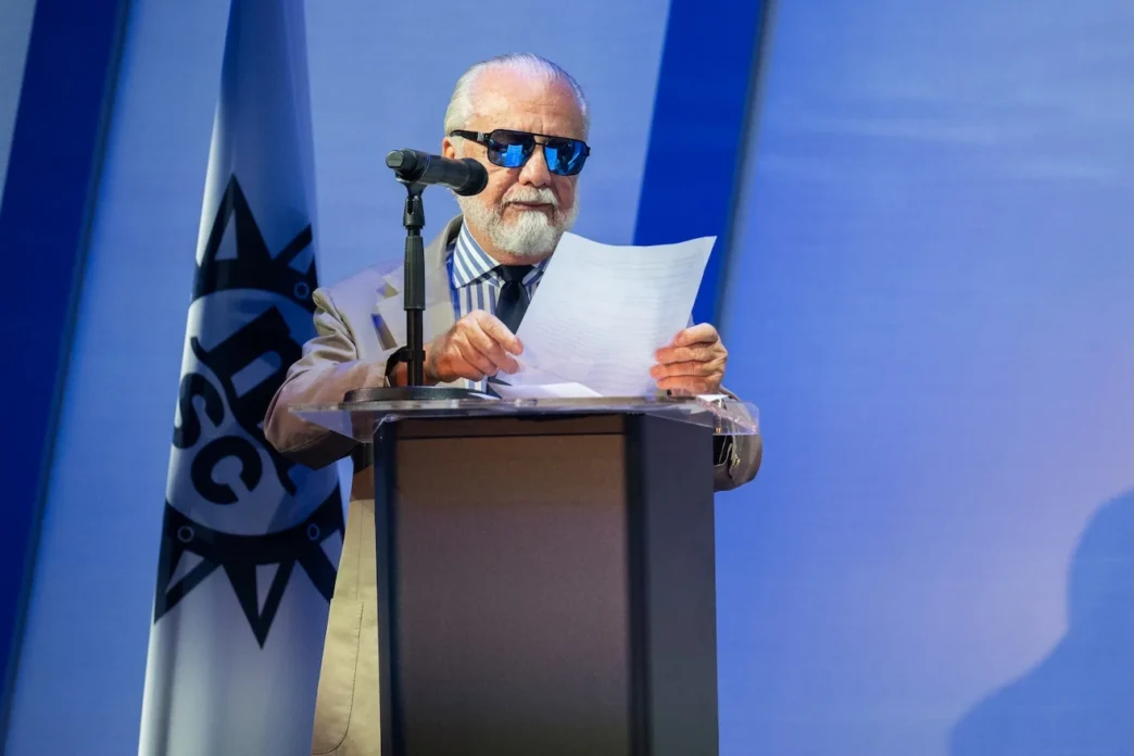 De Laurentiis: "Rivisiterò l'inno di Peppino Di Capri per il Maradona"