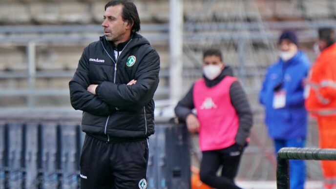 Gautieri: "Il Napoli deve crescere. De Bruyne fuori ruolo"