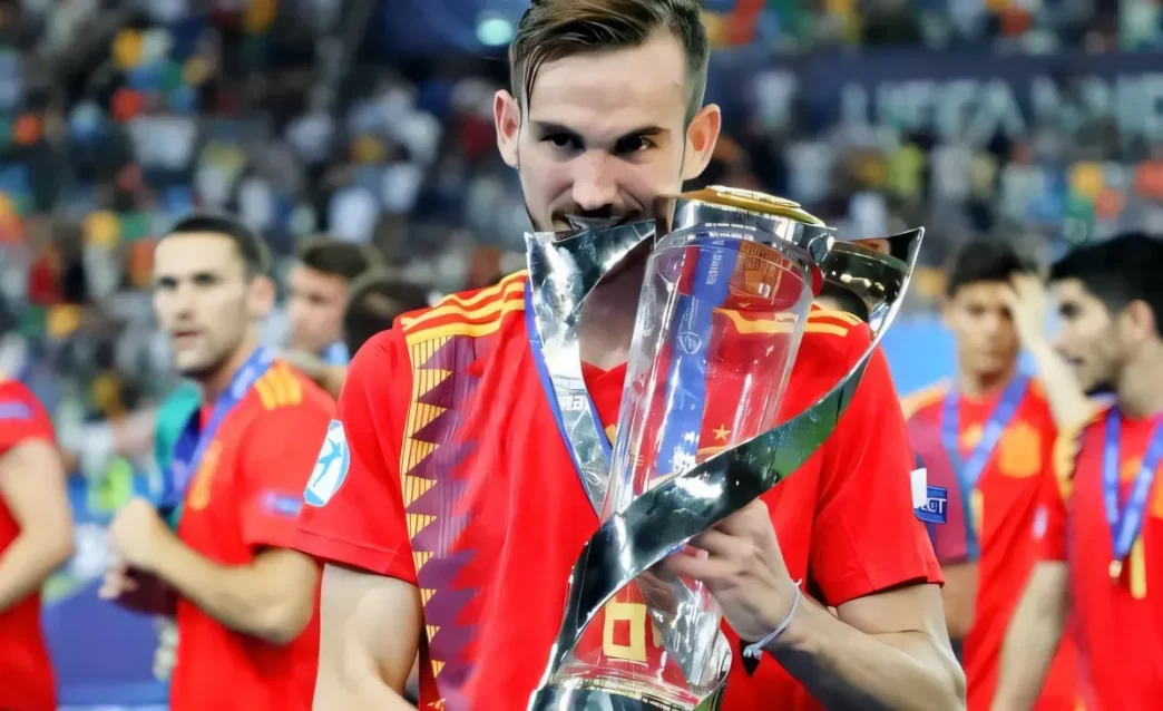 Chi vincerà il Pallone d'Oro? Fabian Ruiz in lizza, l'ex Napoli ha vinto più di tutti