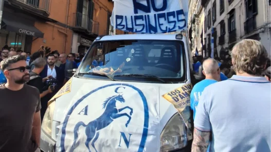 Napoli: tavolo in Prefettura per gli striscioni al Maradona