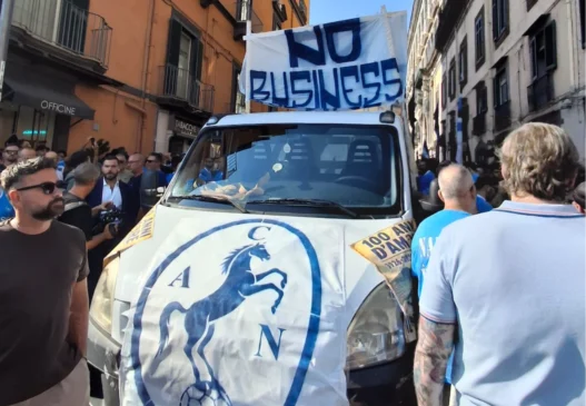 Napoli: tavolo in Prefettura per gli striscioni al Maradona