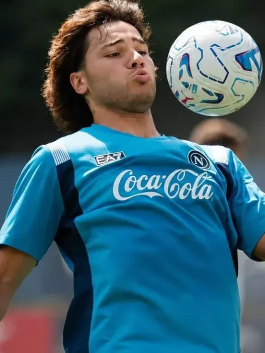 Vergara ha rinnovato il suo contratto. La SSC Napoli: ''Congratulazioni, Antonio''