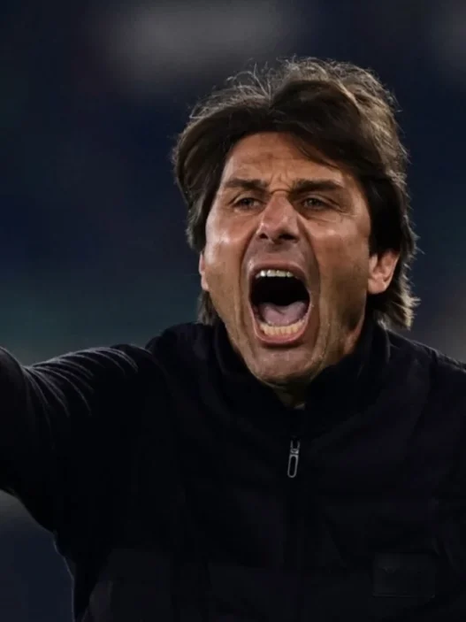 Young: "Gli allenamenti di Conte erano una follia, ma mi hanno dato longevità"