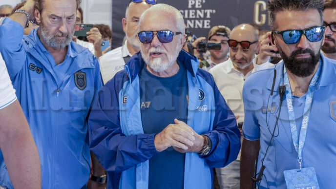 Tensione tra De Laurentiis e ultrà: striscioni o sponsor al Maradona?