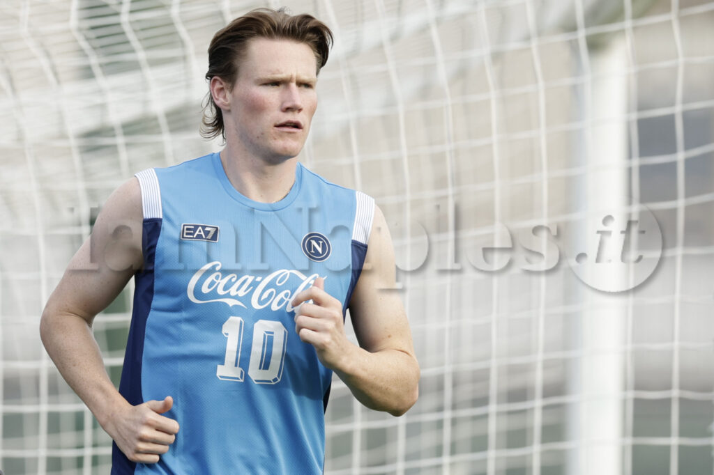 Napoli: McTominay operato, intervento riuscito. Due settimane di stop